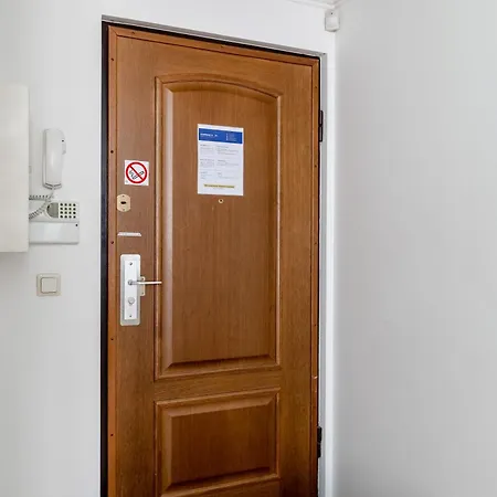 Old Town Main Square With Sauna شقة تالين