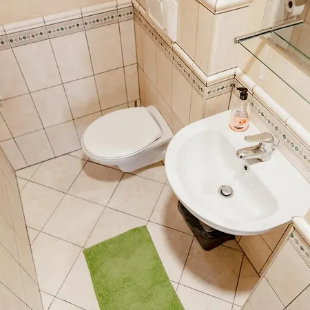 شقة Old Town Main Square With Sauna *